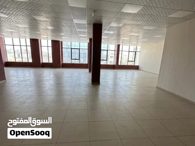 للإيجار – فرصة استثمارية مميزة في إربد / شارع الهاشمي - مقابل أثاث المحافظه