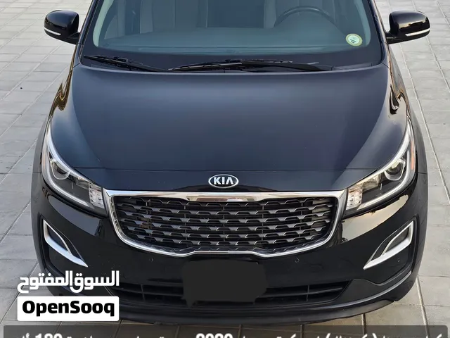 Used Kia Carnival in Sharjah