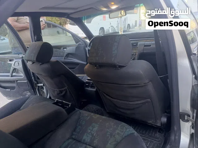 4 كراسي و4 بطاين