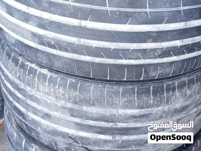 طقم إطارات دانلوب ياباني قياس 245 /40 /19 بحاله جيده السعر 60 دينار