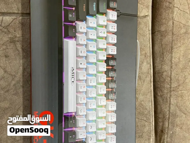 سلام عليكم كيبورد ميكانيك بلو سويج من شركه اونيكوما شركه معروفه خوان كيبورد نضيف مستعمل 3 اسابيع