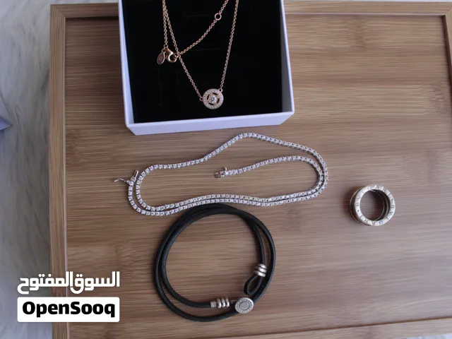 سنسال باندورا اصلي و خاتم فولجري اصلي وسنسال تنس اصلي واسوارة باندورا اصلي بحالة الوكاله للبيع بسعر