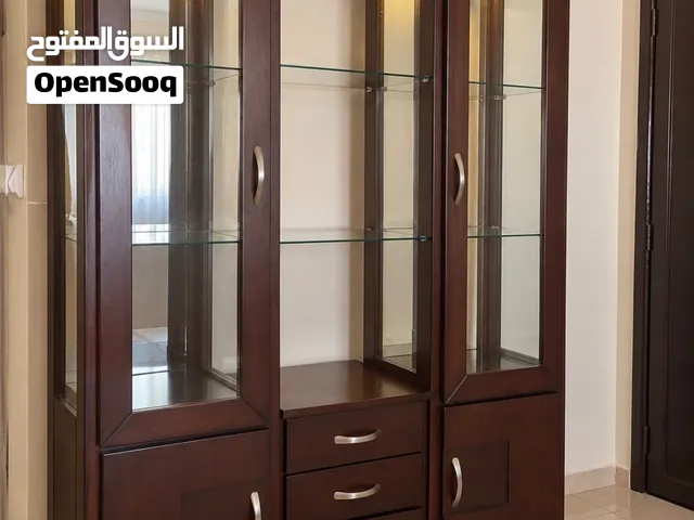 خزانه سفره مع اضاءه للبيع / استعمال بسيط