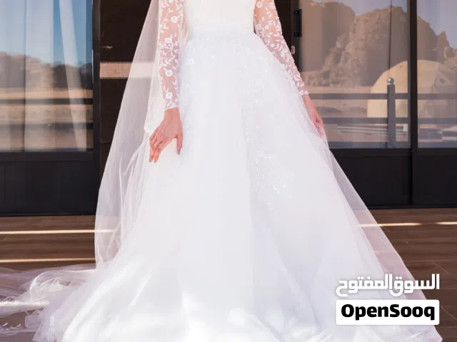 Elegant Wedding Dress 2024 Model with Sleeves + Long Veil (Like New Worn Once and Cleaned)