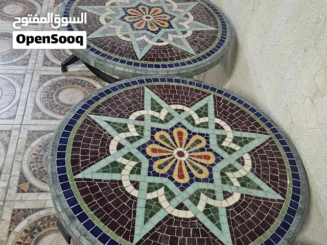 طاولات موزاييك انيقة ،مستخدمه استخدام بسيط، مناسبة لحدائق المنزل و الجلسات الخارجيه، تضيف لمسة فاخرة