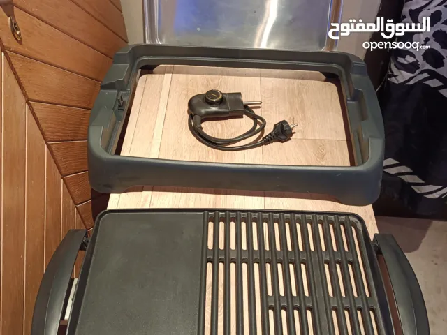 شوايه كهربائيه نظيفه لا يوجد بها شئ