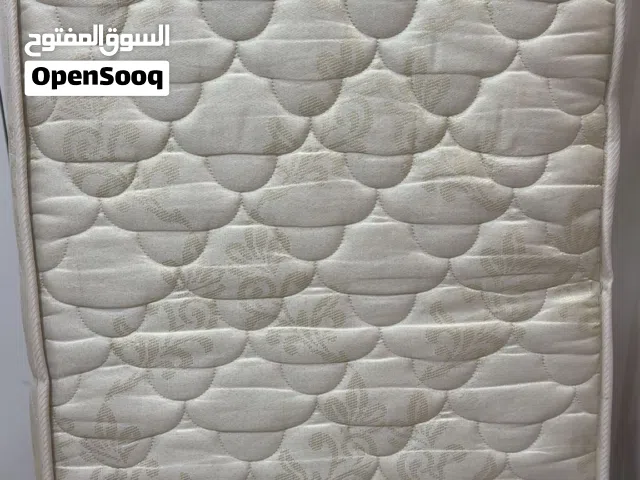 1 mattress 1 baby bed 60X120