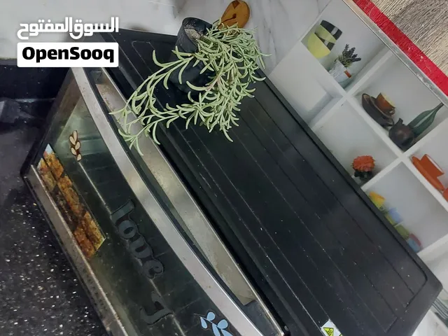 فرن  كهرباءي  ماركة اولسنمارك  شغال ولايوجد فيه عيب