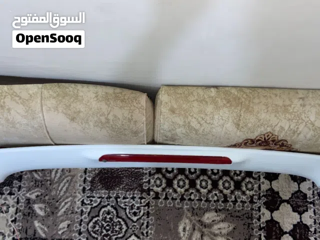 جناح كامري من 2003 إلى 2006 شبه جديد جاهز للتركيب وبسعر البلاش