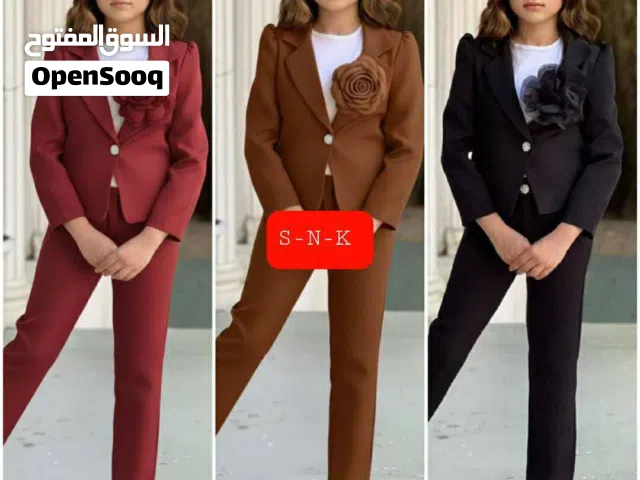 طقم بناتي رروعه ثلاثه قطع يلبس من عمر 3سنوات لا 9