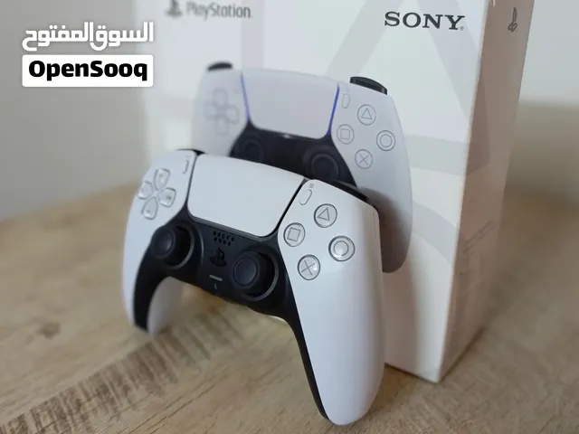 كنترولر بلاي ستيشن 5 استعمال خفيف جدا شهر واحد فقط مع الكرتونة بدون اي اعطال