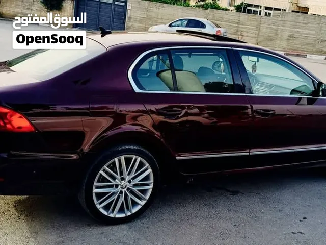 سيارة بحالة جيدة جدا جدا ممتازة مش مهيونة