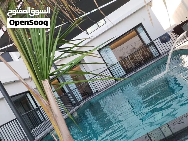 استراحة فاخرة وجديدة للإيجار في بركاء  لتجمعات العائلة والاصدقاء