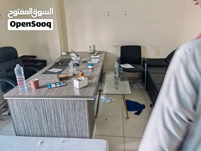 اناث مكتب مكتبي نظيفه جدا