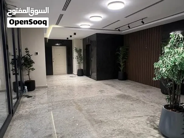 آخر اتنين. شقق لبيع شارع. الظل. تشظيب 7 نجوم. متوفر.  دور ارضي. دور تاني
