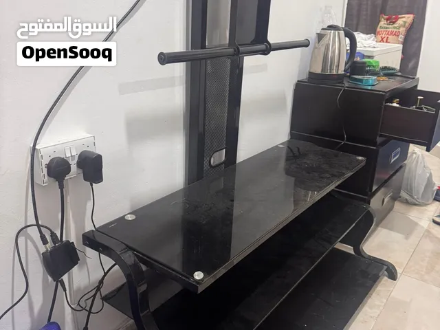 حامل شاشة نظيف