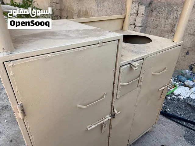 طاوله ذره للبيع مع كامل الاغراض