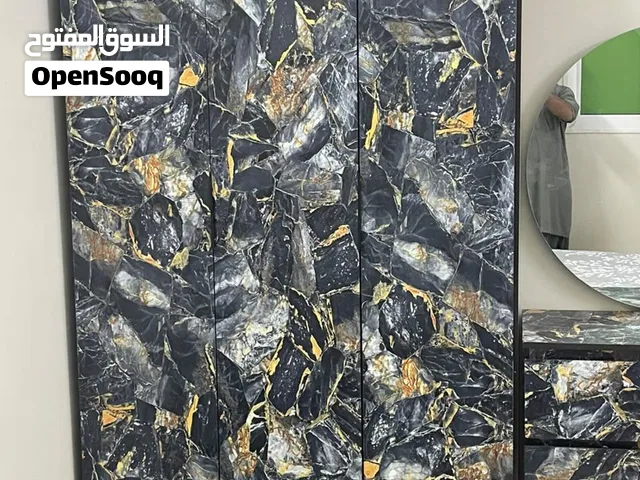 غرف نوم+دواليب ملابس +كومدينات