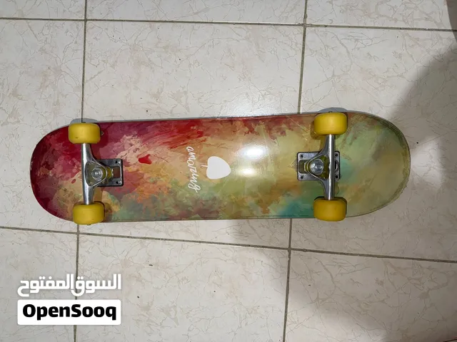 سكيت بورد للبيع بحالة جيدة