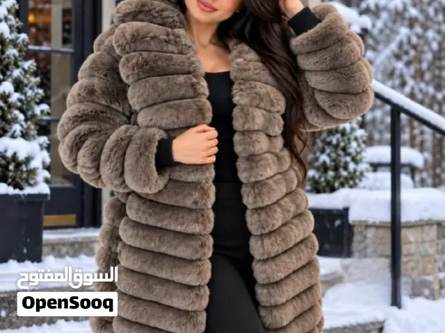 معطف (جاكيت) نسائي فرو شتوي فاخر ودافئ جداً باللون البني/الكافيه، بتصميم 30000 لدرزن