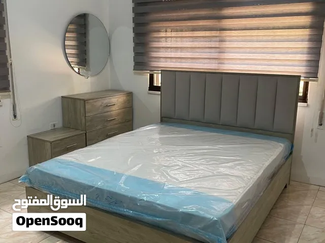 غرفة نوم استخدام بسيط للبيع مع فرشة ريم  Queen size bedroom for sale + Mattress