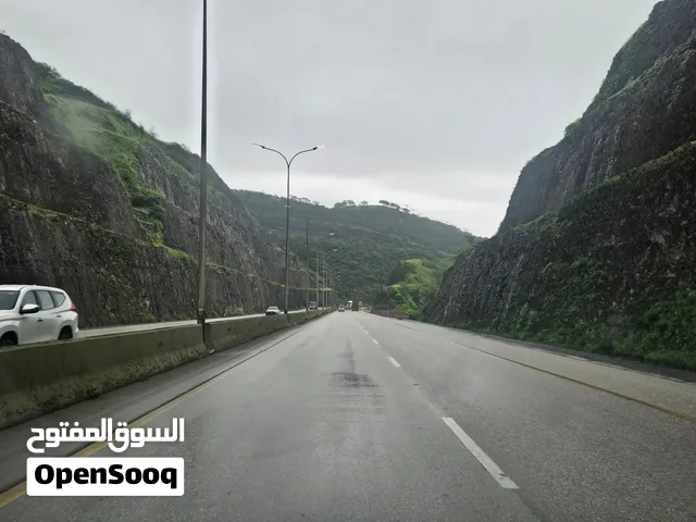منزل 3 غرف نوم وصاله ومطبخ ودورتين مياة موقع جميل شمال جامعة ظفار