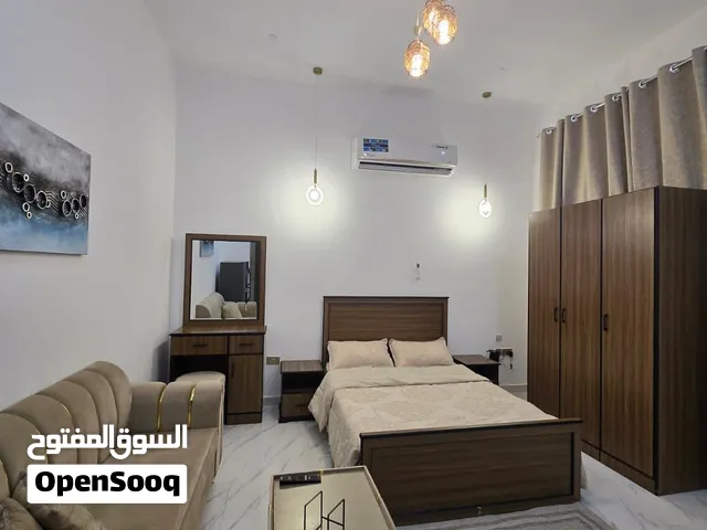 للإيجار استديو مفروش في منطقة الظاهر قرب البراري مول 2200 شهريا شامل