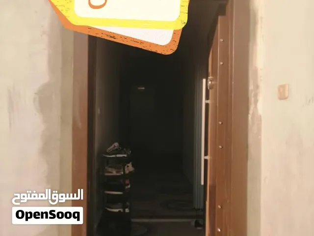 ، منزل ارضي للبيع سته غرف نوم ثلاثه حمامات مطبخ مربوعه نسائيه مربوعه رجاليه