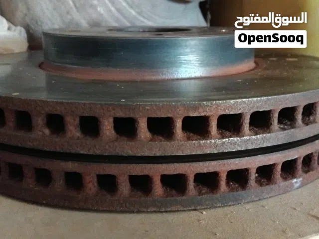 زوز ديسكوات باطني أماميات هيونداي سوناتا أو أزيرا تقريبا نظاف نظاف  زوز ديسكوات باطني أماميات هيوندا