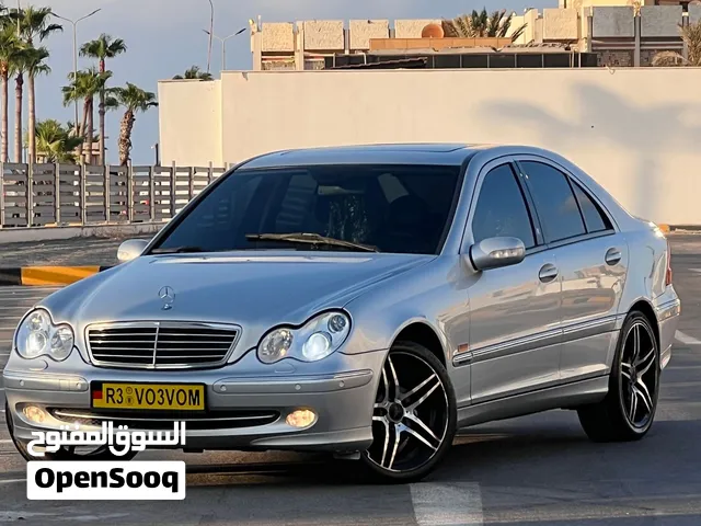 مرسيدس كاكاوية C320 .درجه اولي .جمرك كيف واصلة .خاليا من العيوب