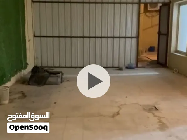 للإيجار نص اسطبل