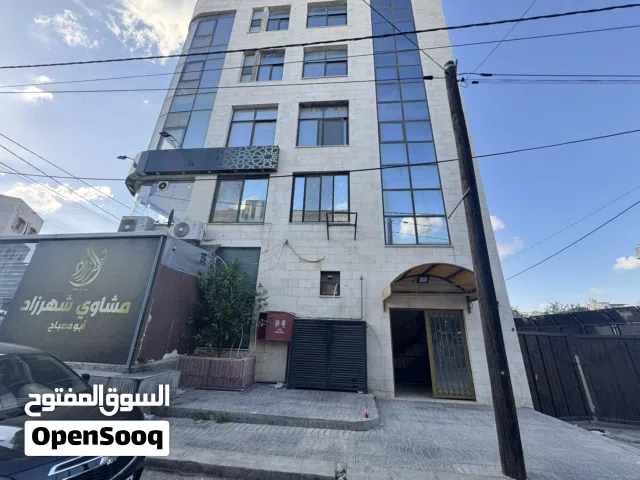 مكاتب للايحار في منطقه عط علي منطقه حيويه جداً وعماره بناء جديد فيو بانوراما زجاجي واسعار منافسه