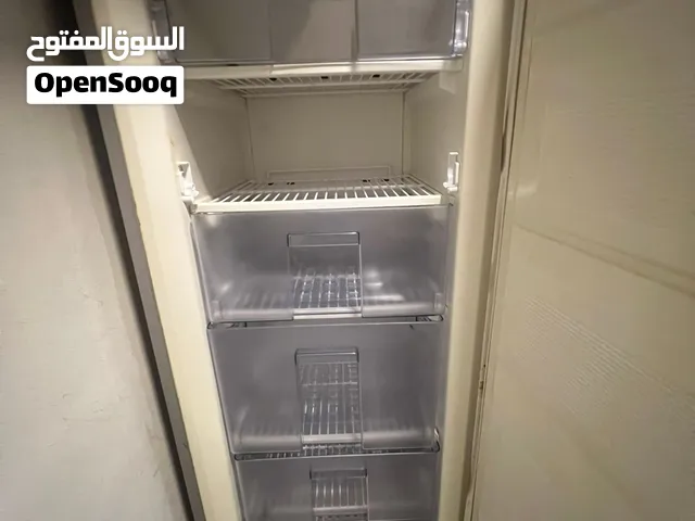 فريزر فيستيل بحالة الجديد البيع بداعي السفر