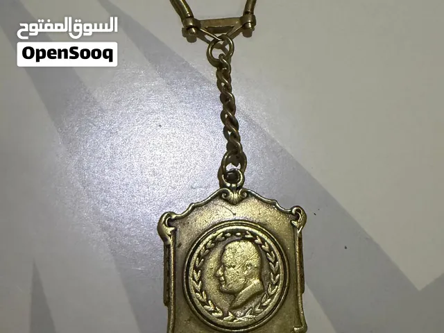 ميداليه لجمال عبد الناصر صادوه عن ديوان رئاسه الجمهوريه