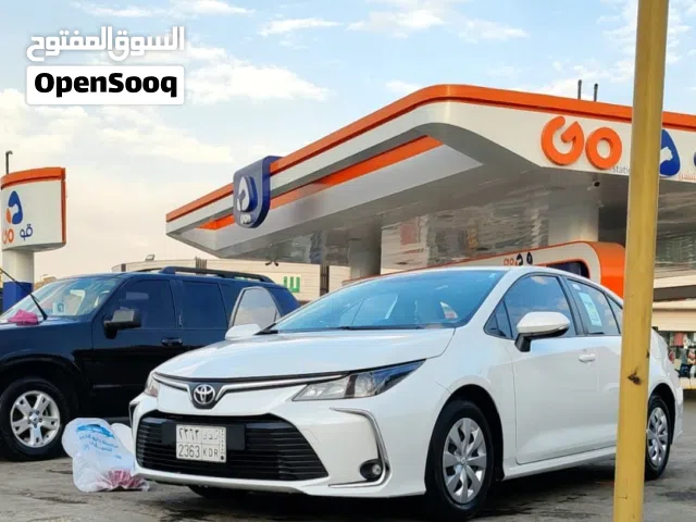 لدينا سياره صغيره وسيارة كبيره عائليه  لدينا توصيل طرود وطلبات بين أحياء الرياض