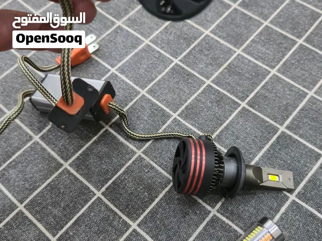 للبيع طقم إضاءة LED كامل بحالة ممتازة وشغال بالكامل.  • عدد 2 لمبة LED للنور العالي «الضوء الطويل» م
