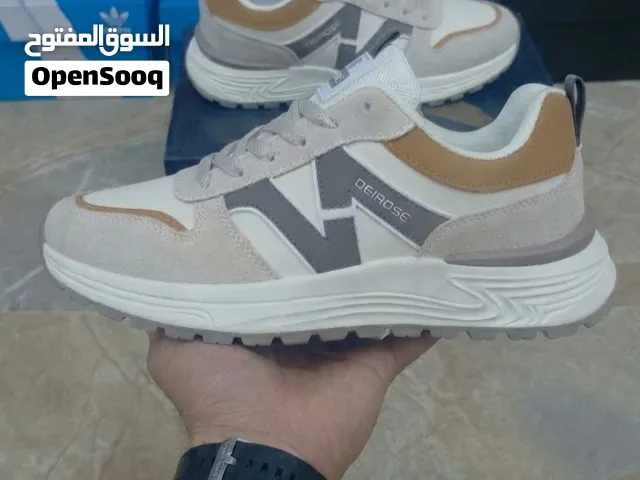 حذاء شبابي وأنيق متوفر الآن بأكثر من مقاس!