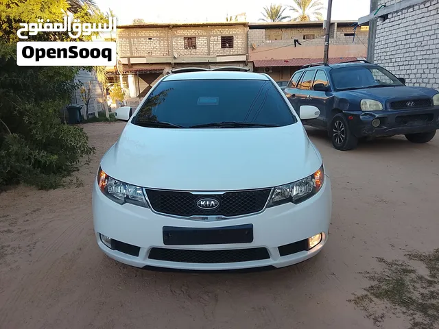 كيا فورتي استيراد كوريا محرك 16 كمبيوا توماتك درجة اولا ماشي 123الف مشي اصلي