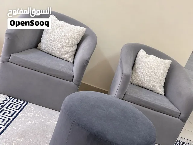 للبيع كنب بحاله جيده  7 اشخاص 40 دينار وقابل