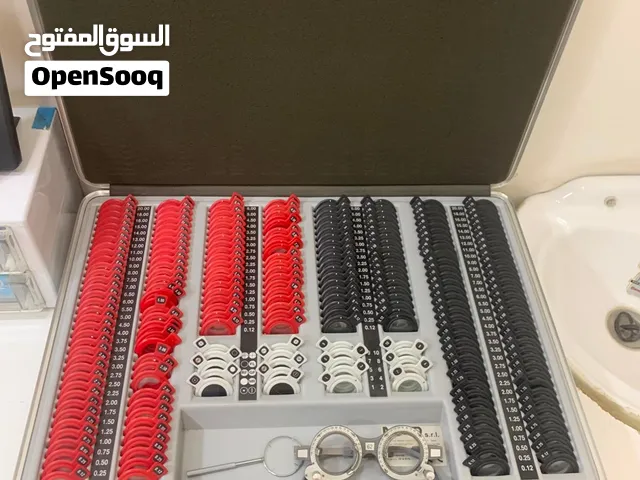 إعلان بيع معدات محل بصريات