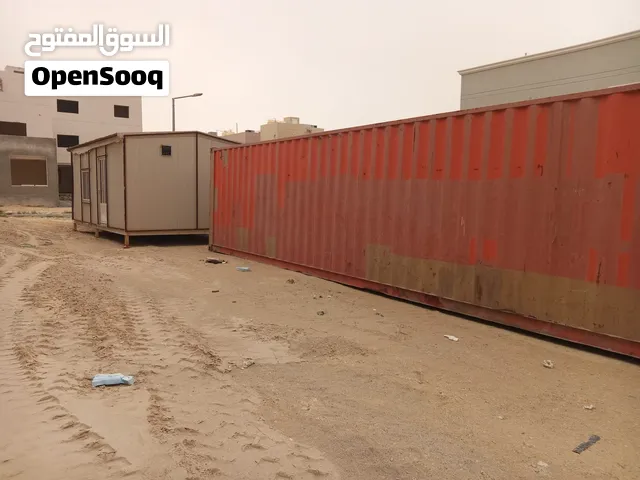 كونتينر 40 قدم حاله ممتازه 800 دك  غرفه نظيفه جدا داخلها حمام ومطبخ 600 دك غرفه 200 دك