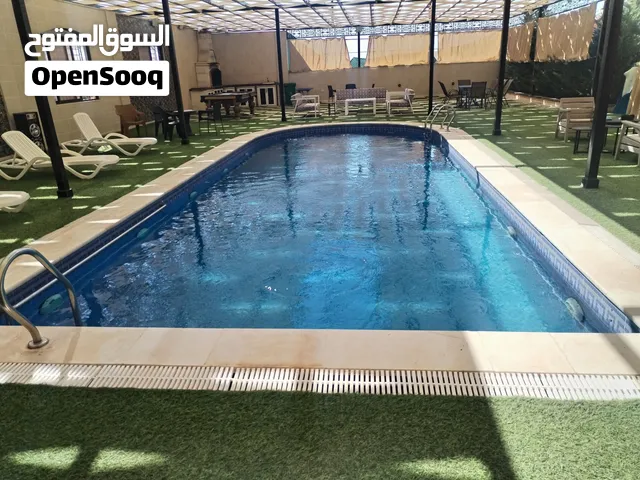 مستلزمات برك السباحة والشلالات والجاكوزي وتدفئة البرك والحمامات المغربية والتركية وعلاج مياه المسابح