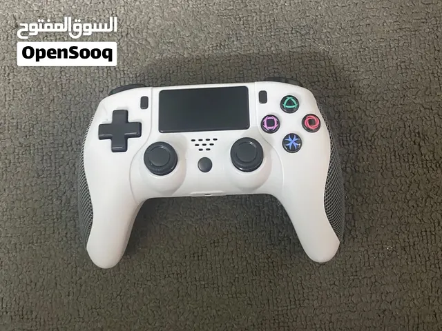 ايد بلاستيشن 4 الاصليه شغاله بحاله ممتازه غير مستخدمه مدخل تايب سي
