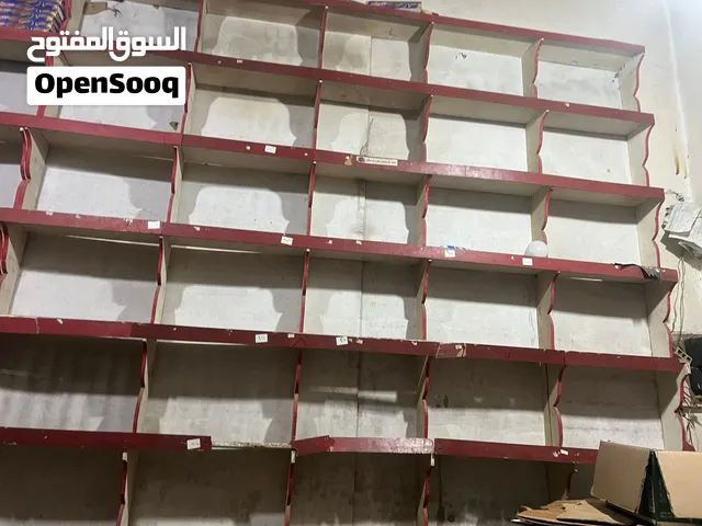 تخشيبه حلوه وثلاث ثلاجات وميزان حساس وميز