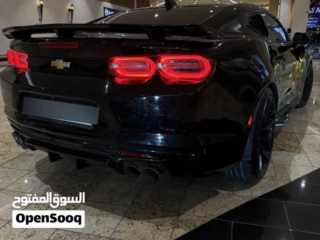 Chevy-Camaro 2019 V6 car is clean with package wrapping and leather set change and starlights