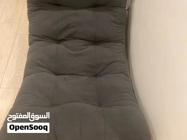 كنبة مريحة وجميلة