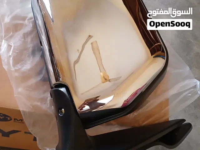 البيع اغراض هايلوكس من 98الي2005