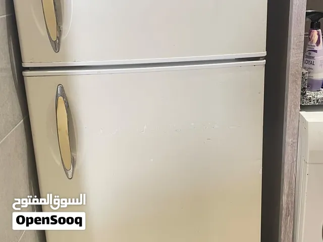 ثلاجة هاير (Haier) مستعملة للبيع.