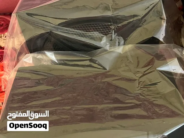 سماعات سياره سستم صوت شغال /100 السعر : 25 ريال كلها  الموقع : البريمي .