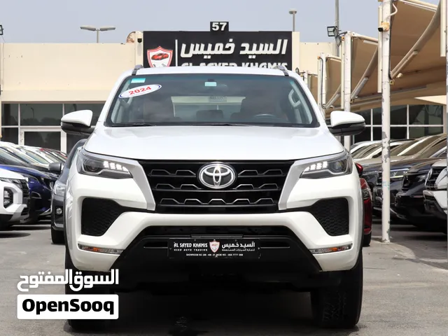 TOYOTA FORTUNER 2024 - V4 - EXR - ACCIDENTS FREE - 2700 CC - GCC - PERFECT CONDITION INSIDE OUT